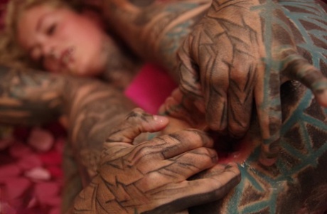 Heavily tattooed female stretches out her gaped asshole with fingers 21911350