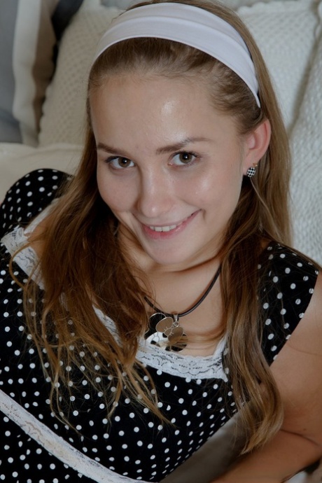 Sweet teen gets banged on bed by her boyfriend wearing white socks only 38726240