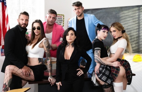 Tattooed student Rocky Emerson has sex with a guy after a car wash 49088374