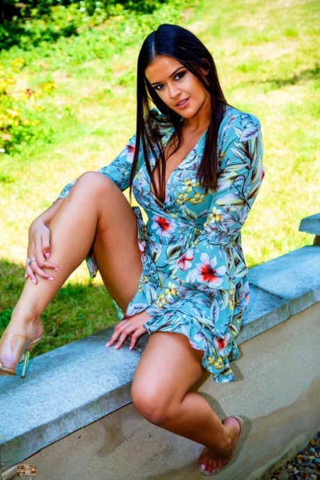UK model Brook Wright exposes her beautiful body while outdoors 69051625