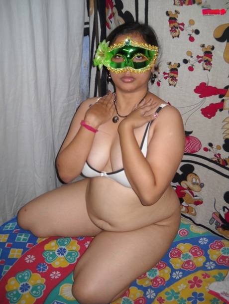 Velamma bhabhi big juicy melon ready to ger ripped 86702000
