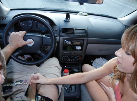 Sweet amateur with tiny tits and shaved slit gets screwed in the car 70824044